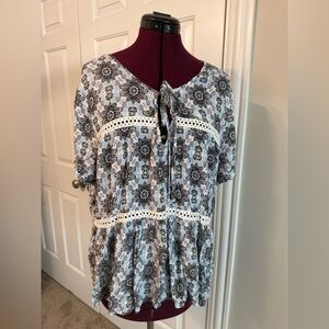 Romeo + Juliet Couture | Boho Crochet Tiered Printed Blouse